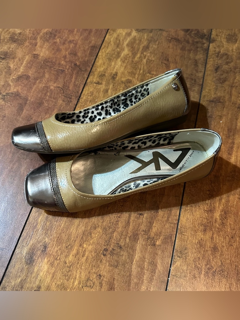 Anne Klein Tan Flats with Bronze Cap Toe size 7